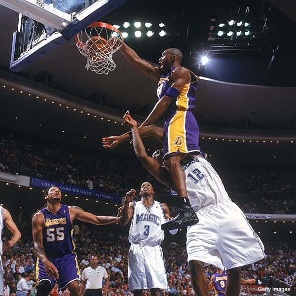 dwight howard dunks on kobe. Kobe on Dwight