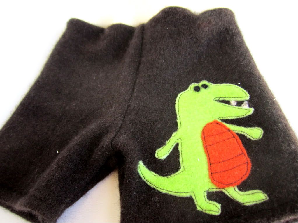 Cashmere "Dino Dudes" Shorties - Small